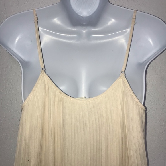 Xai Accordian Pleated Top M - Picture 5 of 7